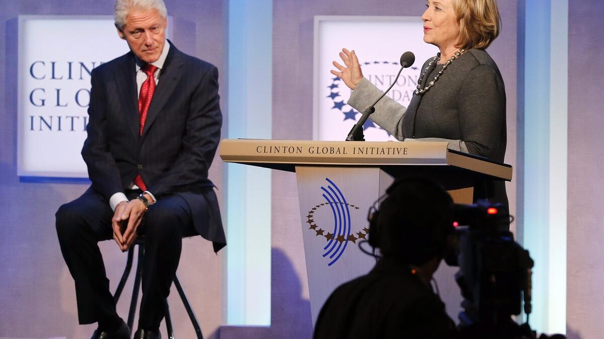 الرئيس الأمريكي الأسبق، بيل كلينتون، هو “نقطة ضعف”لهيلاري ويمكن أن تُستغل لمهاجمتها. ولم تتوقف العديد من وسائل الإعلام الأمريكية، عن الإشارة إلى “الفضائح الجنسية”، للرئيس الأسبق، وهو أمر كانت حملة المرشحة الديمقراطية هيلاري كلينتون، تخشاه منذ بداية انطلاقها.