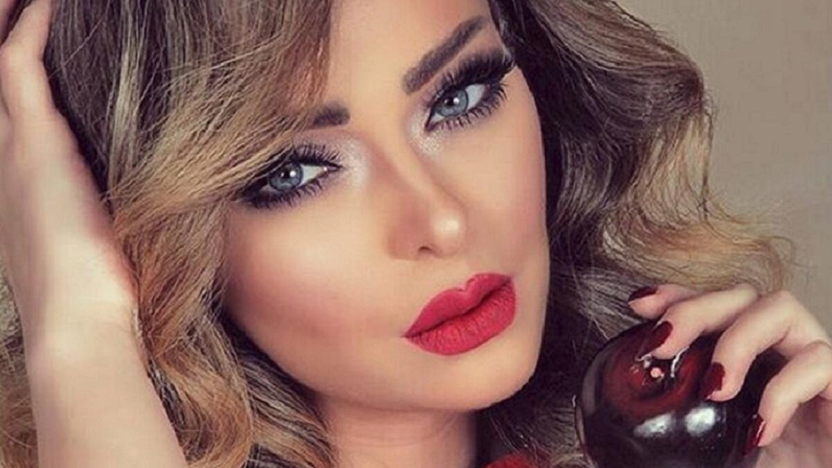 اوقفت المثيرة للجدل  الاردنية زين كرزون في الجويدة إثر القبض عليها في مطار الملكة علياء فور عودتها من تركيا، على خلفية قضايا ذم وشتم مرفوعة ضدها. وأثارت قضية توقيف كرزون جدلاً واسعاً فالبعض رأى انه توقيفها تصرف صحيح فيما رفض البعض هذا التصرف.