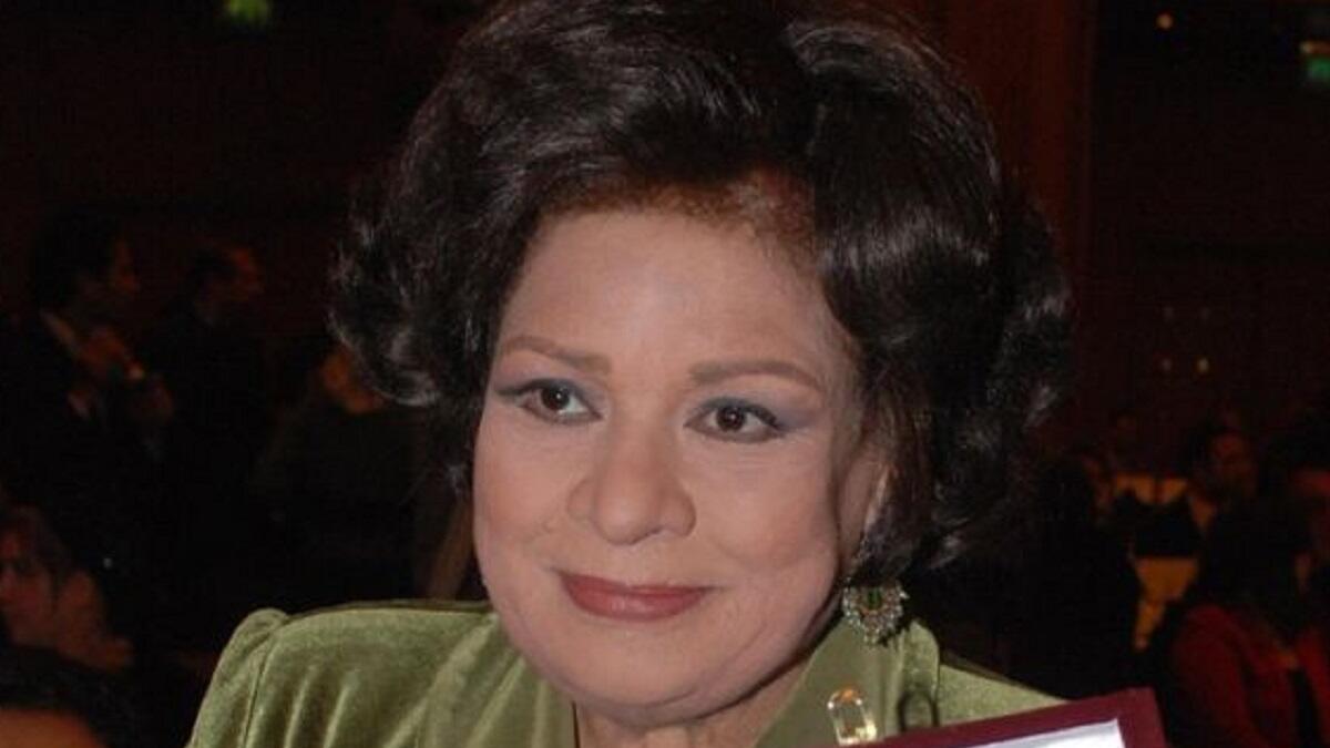 كريمة مختار: اسمها الحقيقي عطيات محمد البدري، حصلت على درجة البكالوريوس من المعهد العالي للفنون المسرحية، وبدأت مشوارها الفني في خمسينيات القرن الماضي من خلال العمل في برنامج إذاعي للأطفال بعنوان "بابا شارو" أتاح لها فرصة العمل في الإذاعة لعدة سنوات.