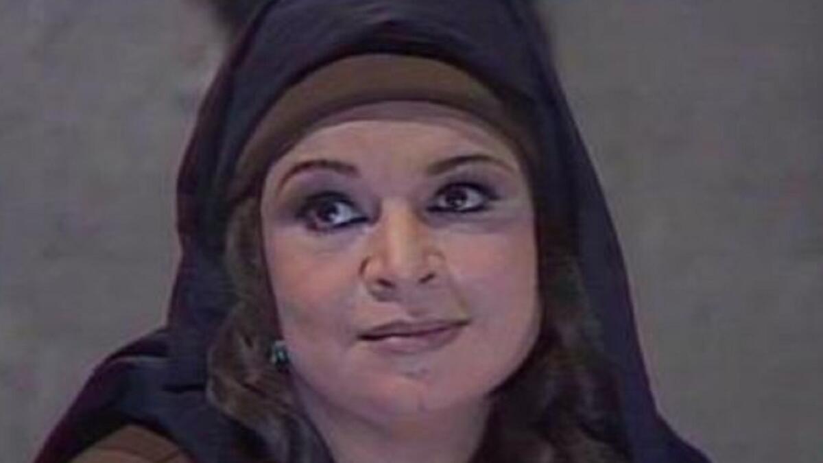 في البداية: لم تستطع العمل في السينما بسبب اعتراضات من الأسرة، على الرغم من أنها حصلت على العديد من العروض، حتى جاءتها الفرصة بعد زواجها من المخرج والممثل نور الدمرداش عام 1958 لتقتحم بعد ذلك عالم السينما في فيلم "ثمن الحرية".