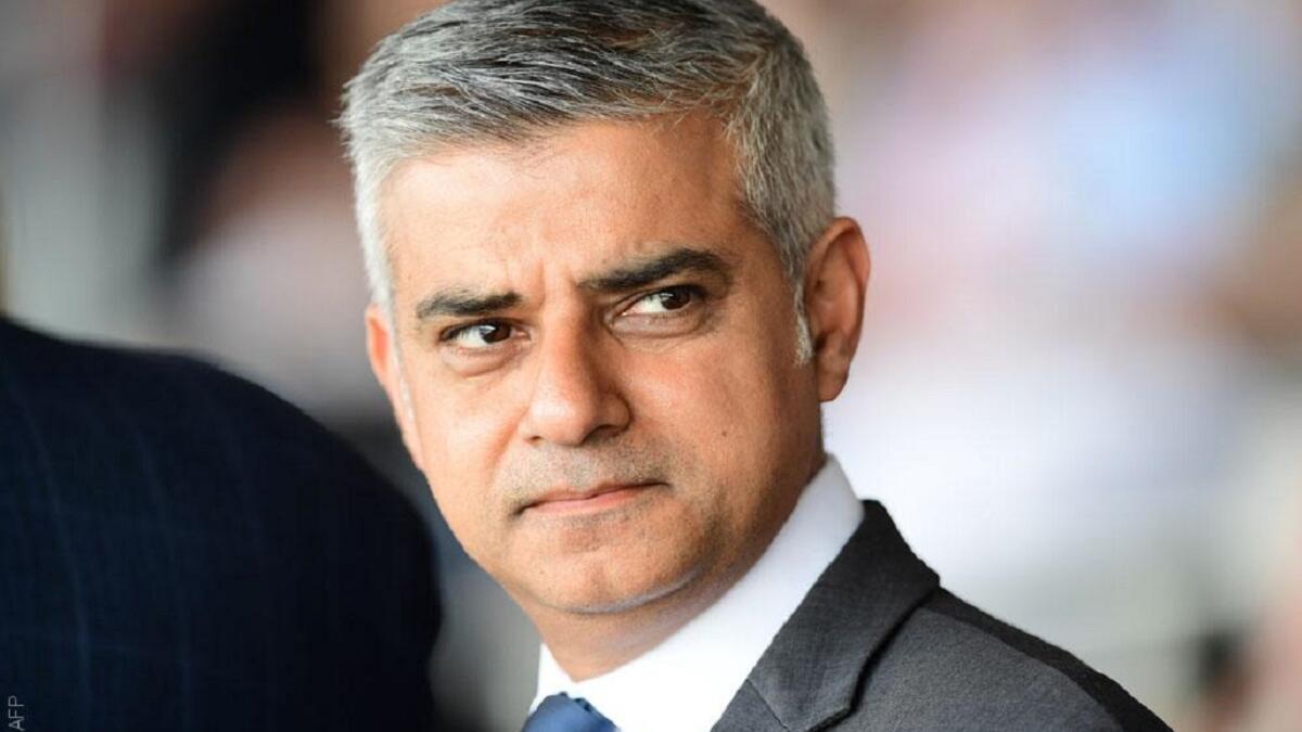 عمدة لندن صادق خان شدّد على أنه ليس من دعاة تأجيل الانتخابات، وأكد إدراكه أن التصويت في الانتخابات من بين الأمور التي يكرهها الإرهابيون فهم يكرهون الديمقراطية.