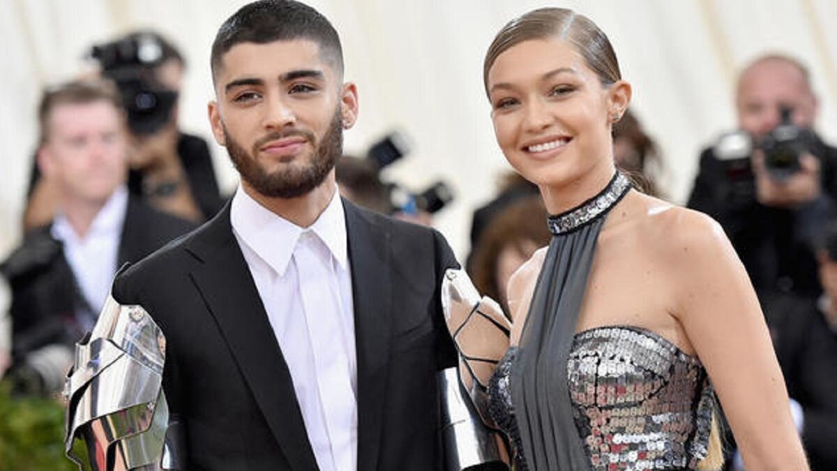 عارضة الازياء الشهيرة جيجي حديد، وهي ابنة رجل الأعمال الفلسطيني الشهير محمد حديد ، أما "مالك" فجذوره مُختلطة والدته بريطانيّة ووالده باكستاني الأصل.حيث يعيشان قصة حب ويتواعدان منذ اكثر من سنة ولكن لم تكلل قصة حبهما بالزواج الا حد الآن.