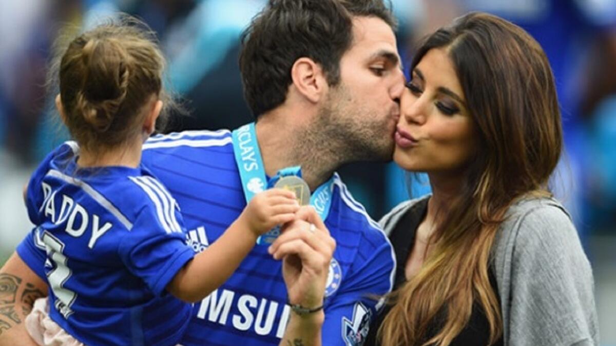 التقت الفاتِنة اللبنانية دانييلا سمعان، 41 عامًا، بنجم كرة القدم الإسباني سيسك فابريغاس، 29 عامًا، في لندن. وبدأت دانييلا في مواعدة فابريجاس، ويعيشان الآن في إسبانيا، ولديهما طفلتين اثنتين. ودائمًا ما يتشارك الزوجان صورًا رومانسيّة على موقع انستجرام.