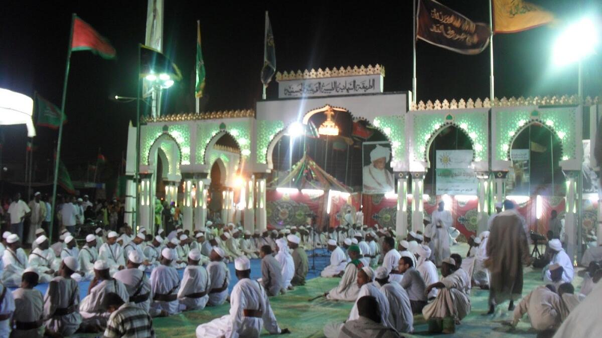 تحتفل السودان بتخصيص أراض تنصب فيها الخيم وتتلألأ الأنوار وتسير المواكب يتقدمها رجالات الدولة ومشايخ الطرق الصوفية والموسيقى العسكرية حيث تبدأ الدروس والحضرات وقصائد المديح التي تختم بصلاة الفجر.