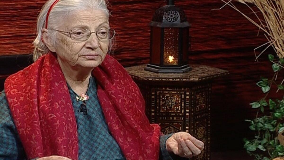 مريم نور تقول عن نفسها انها طالبة في مدرسة الكون التي هي المكان الوحيد الذي يعطيك المساحة كي تستطيع ان تعيش باختيارك، وعرفت بآرائها المثيرة للجدل ولها عدة مؤلفات.