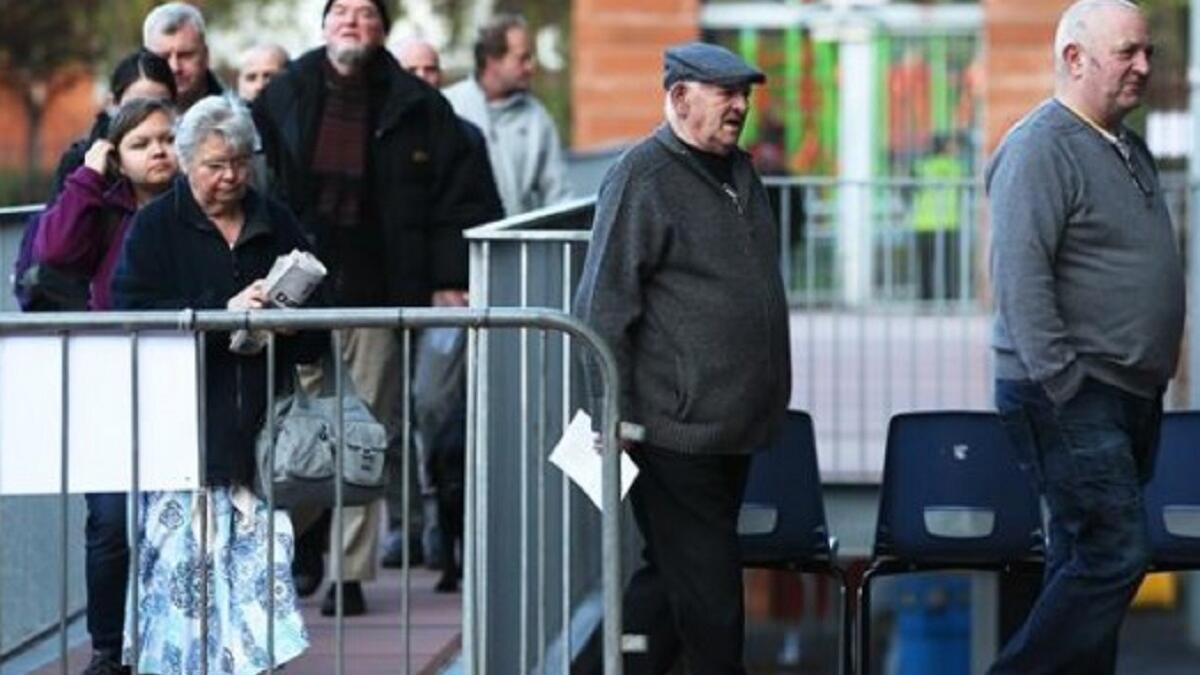 اتفقت الأحزاب السياسية في بريطانيا، اليوم الثلاثاء 23 مايو/أيار، على تعليق حملاتها الانتخابية حتى إشعار آخر، بسبب الانفجار الذي وقع في مانشستر.