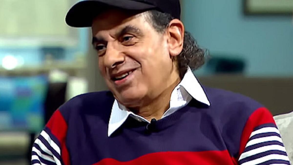 محمد كامل ولد 1944 وتوفي يوم 26 يوليو 2016م، شارك فى الكثير من الأعمال الفنية الهامة منها مسلسل عباس الأبيض في اليوم الأسود مع يحيى الفخراني، وبعد صراع مع المرض توفي عن عمر يناهز 72 عام .