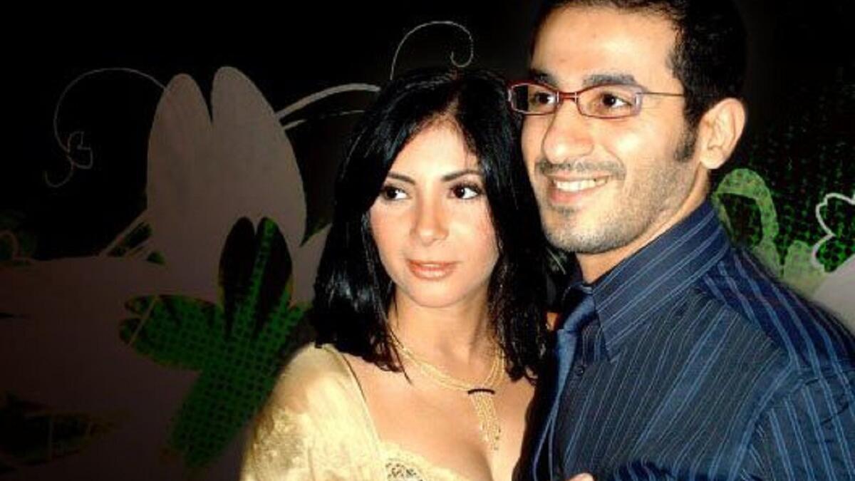 "أحمد ومني" عبارة من اشهر ما جاء في قصص الحب في السينما المصرية، لتتحول الي حقيقة بعد قصة الحب التي جمعت الثنائي أحمد حلمي ومني زكي بعد زواجهما . وبالصدفة جاء ميلاد النجمين في يوم واحد وهو 18 نوفمبر، الحب الذي استمر ولم تهزمه الشائعات.