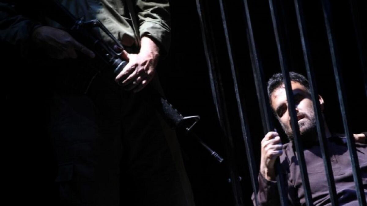 الاستشهاد والمرض: استشهد 210 أسير داخل سجون الاحتلال جراء القهر والتعذيب والإهمال الطبي، ويعاني 150 أسيرًا من أمراض مزمنة وخطيرة، وتوجد نحو 700 حالة مرضية مختلفة، في ظل إهمال طبي شديد ومتعمد.