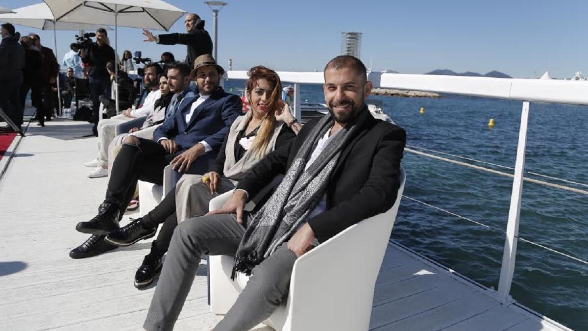 رحلة طويلة أمضاها المصممون في إنجاز المهمات والتحديات من بيروت إلى كان.