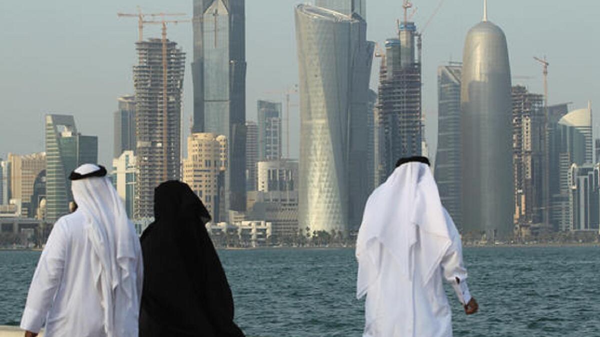 قطر: يعاقب بالحبس لمدة لا تتجاوز 3 أشهر وبغرامة لا تزيد على 3000 ريال أو بإحدى العقوبتين.