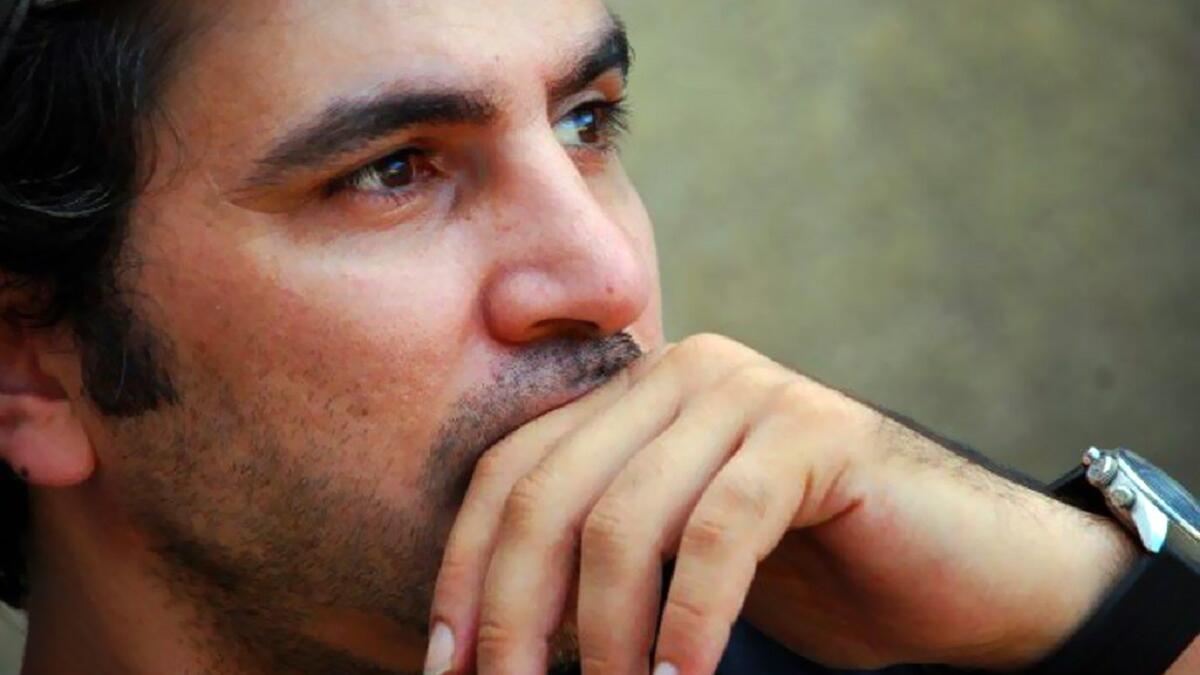 ولد رامي حنا في عام 1974 في دمشق لعائلة فلسطينية الأصل، ووالده هو الفنان يوسف حنا، ومن أهم أعماله الاخراجية مسلسل غداً نلتقي، والذي تدور أحداثه في زمن الثورة السورية، وقد بدأ حياته الفنية كممثل حيث ظهر في مسلسل الفصول الأربعة والتغريبة الفلسطينية.