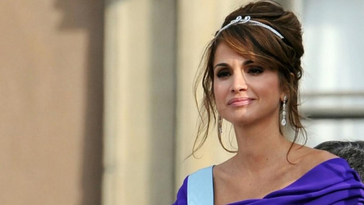 الملكة رانيا العبد الله عقيلة الملك عبد الله الثاني بن الحسين. هي ملكة المملكة الأردنية الهاشمية وهي رانيا فيصل ياسين، ولدت في الكويت لأسرة أردنية من أصل فلسطيني من مواليد 1970.وكان والدها طبيبًا للأطفال في إحدى مستشفيات الكويت.