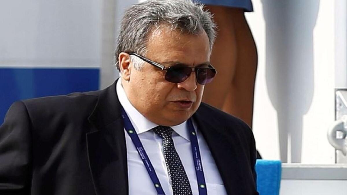 وأندريه كارلوف (62 عامًا)،  دبلوماسي مخضرم خدم سفيرًا للاتحاد السوفياتي السابق في كوريا الشمالية في معظم عقد الثمانينيات من القرن الماضي، ثم في كوريا الجنوبية حتى 2001، وتولى عمله سفيرًا لموسكو في أنقرة في عام 2013.