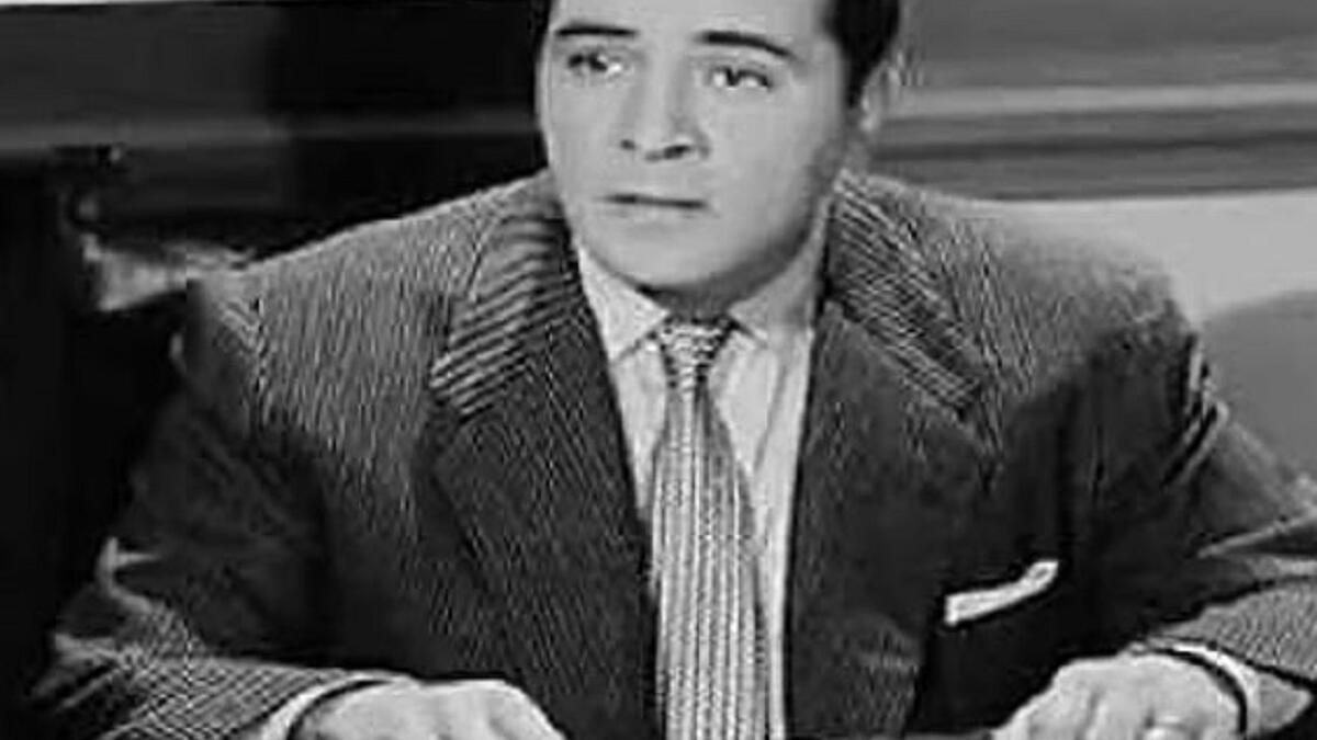 الفنان حسين صدقي والتي كانت وصيته الاغرب ولكنها لم تنفذ حيث انه اوصى زوجته بحرق جميع افلامه عدا فيلم سيف الاسلام واوصاهم بتقوى الله.