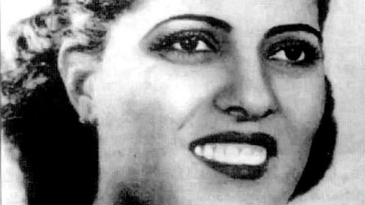 سميرة موسى  عالمة ذرّة مصريّة،سافرت في بعثة إلى بريطانيا حيث درست الإشعاع النّووي وأنهت رسالة الدّكتوراة الّتي كانت تعدّها عن الأشعّة السّينيّة وتأثيرها على المعادن المختلفة في أقلّ من سنة ونصف، ونظّمت مؤتمر“الذّرة من أجل السّلام”الّذي شارك فيه علماء العالم