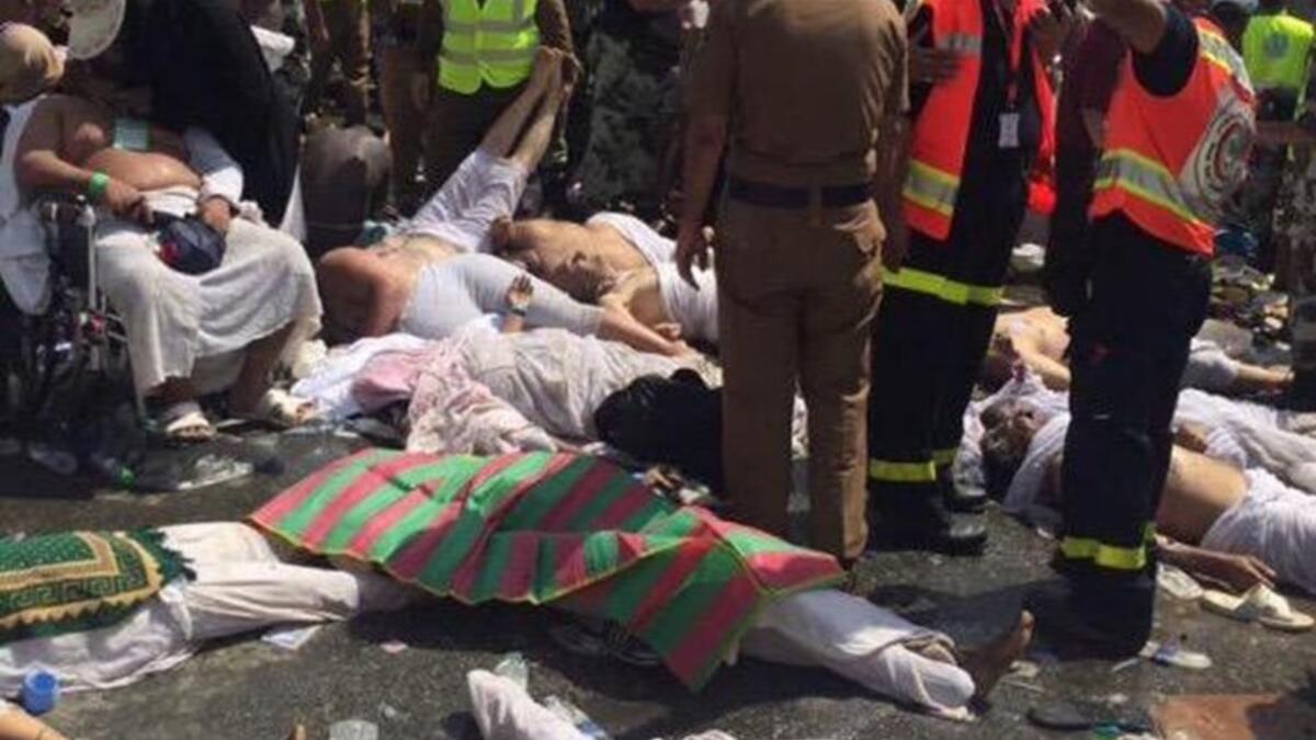 تناقلت وسائل الاعلام السعودية عن تورط حجاج إيران في حادثة منى ، وان الحادث تزامن مع اندفاع حملات حجاج ضخمة للإيرانيين ، الذين رفضوا العودة قبل وقوع الحادثة ، وساروا بطريقة معاكسة. وانتشرت أخبار ان سبب الحادث هو مرور موكب ولي العهد السعودي.