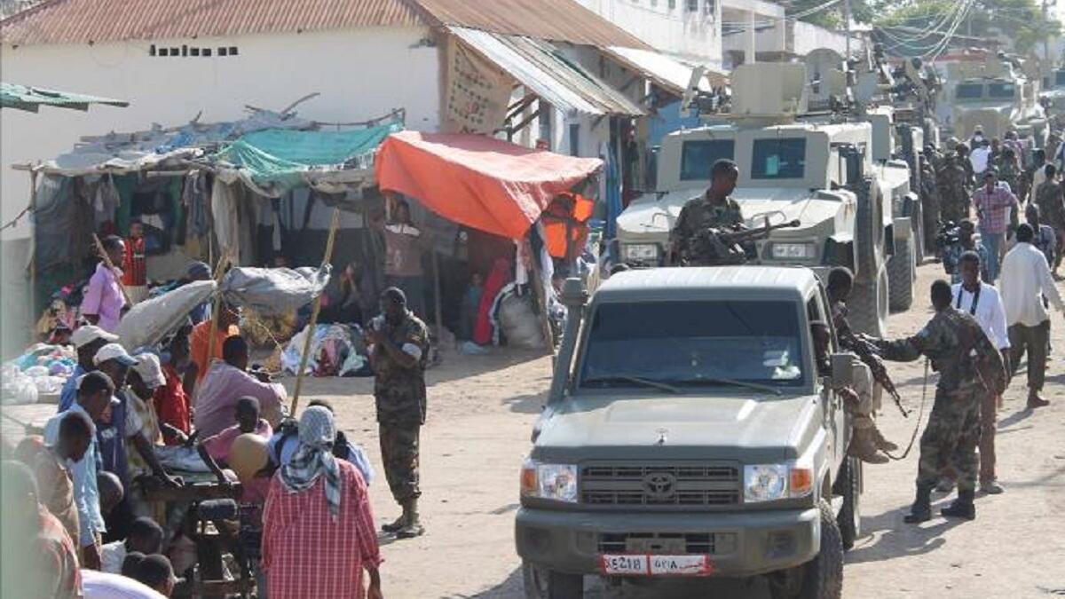 شبيلي السفلى6/4: قُتل 14 شخصًا وأصيب آخرون، جراء انفجار لغم أرضي بسيارة تقل مدنيين جنوب الصومال ولم تعلن أي جهة مسؤوليتها عن التفجير، إلا أن أصابع الاتهام تسلط على حركة "الشباب الصومالية"، التي تلجأ غالبًا إلى زرع الألغام في الطرقات.