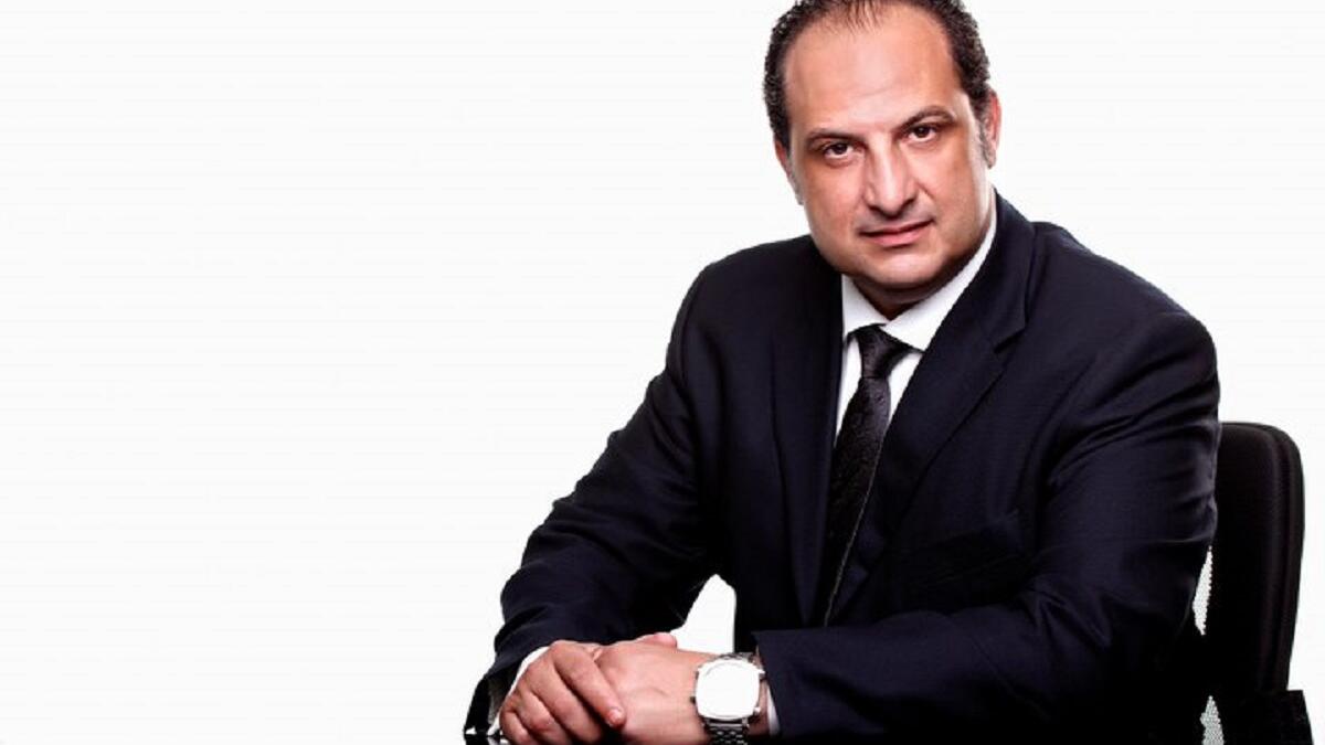 خالد الصاوي:
درس الصاوي الإخراج في أكاديمية الفنون عام 1993 وبدأ العمل كمساعد مخرج في “سمكة وأربعة قروش" ثم مخرجاً تلفزيونياً بقناة النيل الدولية وقنوات أخرى. كذلك عمل في المسرح مخرجاً وكاتباً.