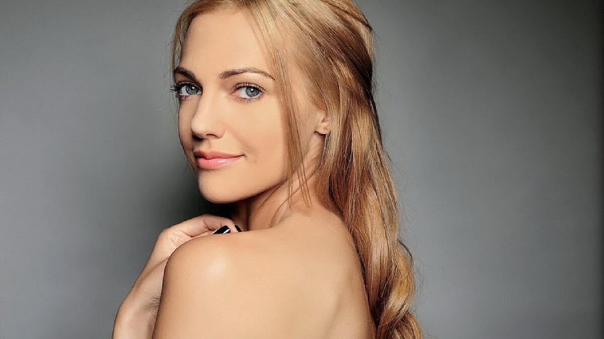 مريم أوزيرلي (34 عاما) لابد ان تتواجد "السلطانة هيام"من ضمن القائمة، أوزيرلي لعبت الدور الأبرز في مسلسل "حريم السلطان" الذي حقق شهرة واسعة ونقل الدراما التركية إلى آفاق جديدة. لأوزيرلي المولودة لأب تركي وأم ألمانية.