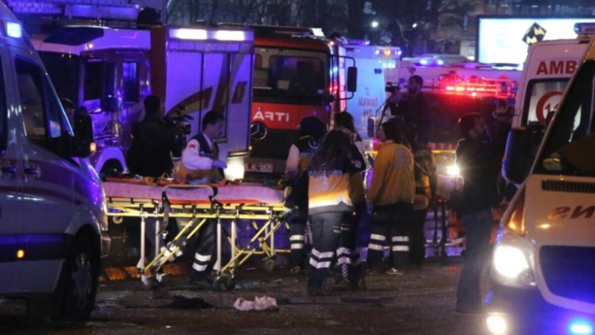 "أنقرة مجددا" ًلقي 34 شخصاً مصرعهم وجرح 70 آخرون، في 13 مارس/آذار، جراء انفجار هز منطقة كيزلاي، وفي مكان غير بعيد عن تفجير فبراير/شباط. وكان من بين ضحايا التفجير كمال بولوت، والد لاعب فريق غلطة سراي والمنتخب التركي لكرة القدم أوموت بولوت.