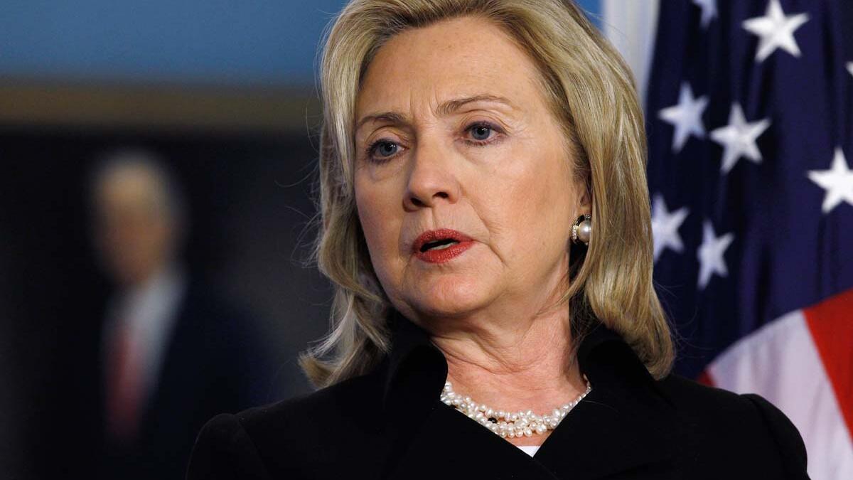 "هيلاري كلينتون"  المرشحة الديموقراطية لانتخابات الرئاسة، اتهمها بتزكية نزوات زوجها، وقال: "بيل كلينتون كان أسوأ معتد على النساء في تاريخ السياسة، وهيلاري تواطأت بمعاملتها تلك النساء بطريقة مريعة".