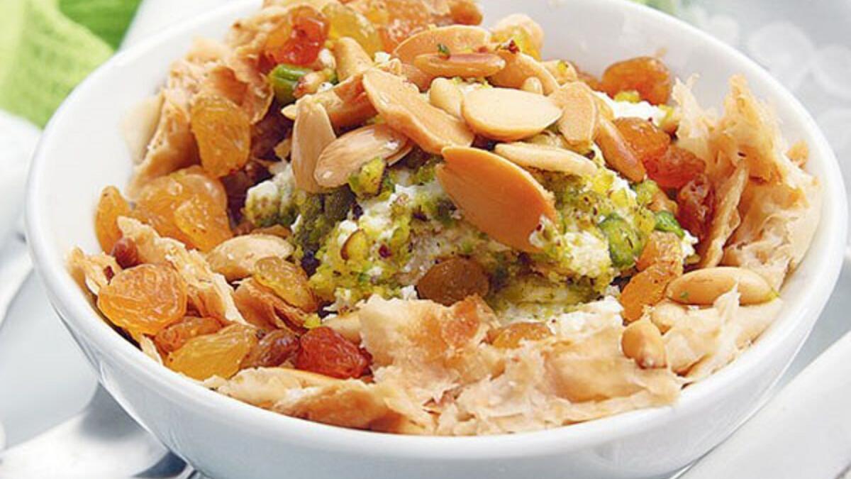 "أم علي" هي من الحلوى التي اشتهرت في مصر، وهي تعود إلى العصر الأيوبي، وهي عباره عن رقائق المعجنات مع المكسرات، الحليب وجوز الهند والسكر.