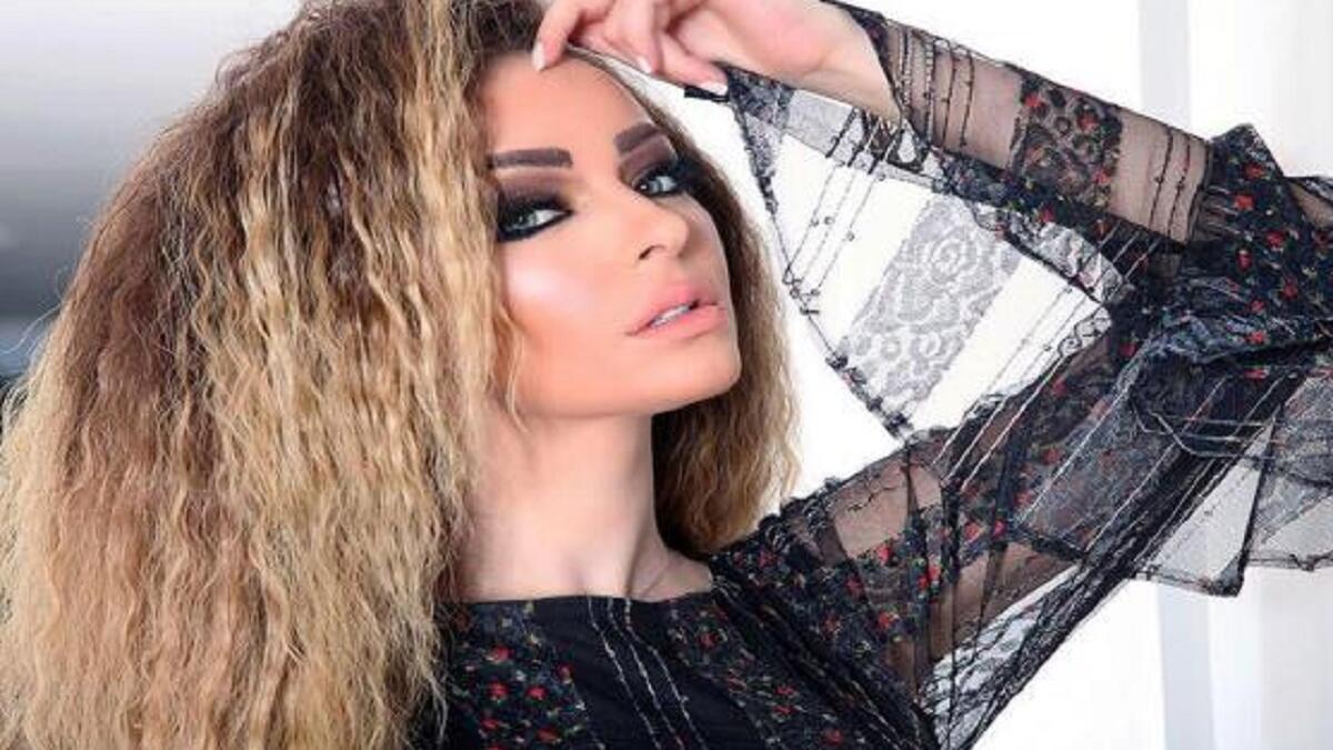 الأردنية زين كرزون الشقيقة الصغرى للفنانة ديانا كرزون، زين معروفة بشكل كبير في مواقع التواصل الاجتماعي وخصوصا موقع السناب شات واصبحت كلماتها وجملها التي ترددها في سناب شات معروفة ويتداولها الجميع وتشارك كرزون تفاصيل حياتها متابعيها يومياً على السناب شات.