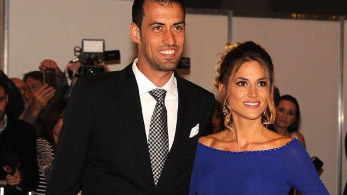 النجم الإسباني سيرخيو بوسكيتس بورغوس وزوجته فانيسا لورينزو