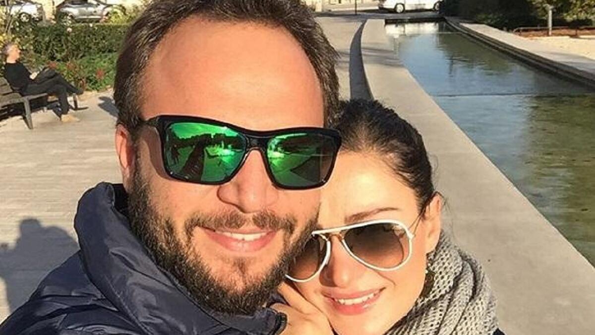 قالت الممثلة سوسن ارشيد عن زوجها الممثل مكسيم خليل: "مكسيم شب ظريف كتير، العائلة هي الكتلة الأساسية عنده، يعمل من أجل عائلته، بيسمعني منيح وبيعمل اللي براسو".