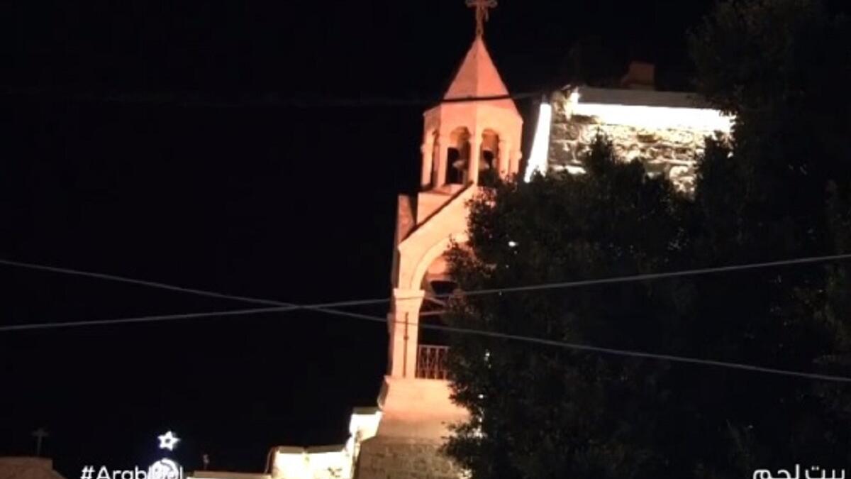 أجراس العودة في بيت لحم تقرع: العميد علي جابر كتب في حسابه عبر "تويتر" عن روح الوطنية والتآخي: "أجراس العودة في بيت لحم تقرع للتآخي والسلام وتقبل الآخر، شوكة في زمن التفرقة والتطرف والعنف. مبروك يعقوب شاهين مبروك".