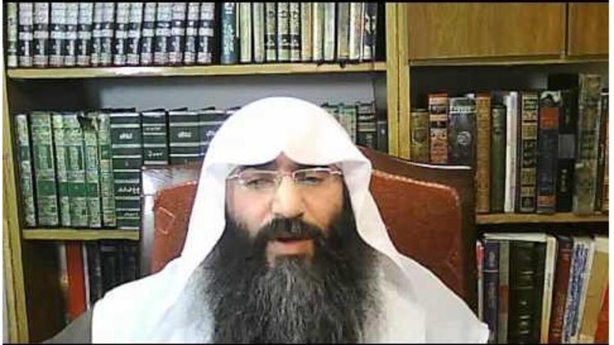 جواز أخذ السوريات كجوارٍ وإماء: أفتى الشيخ الأردني ياسر العجلوني -علاجا لمسألة التهجير الواقع على السوريين- بأنه يجوز لهن أن يطلبن الدخول في عقد زواج ملك اليمين، بحيث يصبح الزوج سيدًا لها.