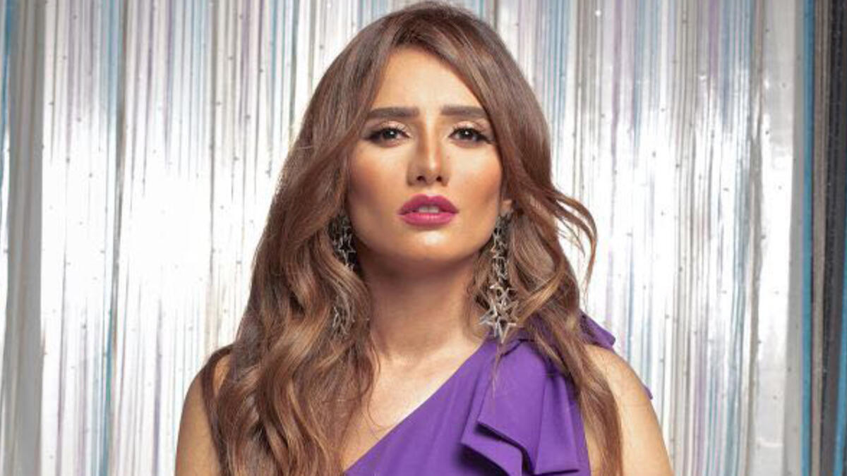 الفنانة زينة واتهامات تعديها على عائلة أمريكية في الإمارات، إلا أنه فيما بعد خرجت بتصريح وبيان رسمي لتكشف أن سبب المشاجرة هو اعتداء العائلة الأمريكية على خصوصيتها ومحاولة تصويرها دون إذن وعلى إثره حصلت المشكلة.