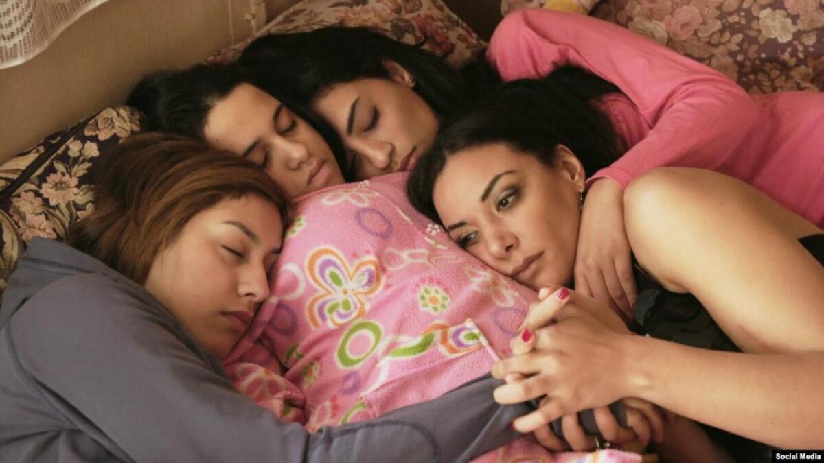 الزين اللي فيك: بعد تداول بعض المقاطع منه على السوشال ميديا، تعرض الفيلم وصناعه لهجوم شديد من الجمهور المغربي، ما دفع الحكومة إلى منع عرضه. وتدور أحداثه حول الدعارة في المغرب من خلال حياة أربع سيدات يمارسن الدعارة في سهرات حمراء، يكثر فيها الرقص والإيحاءات الجنسية المثيرة.