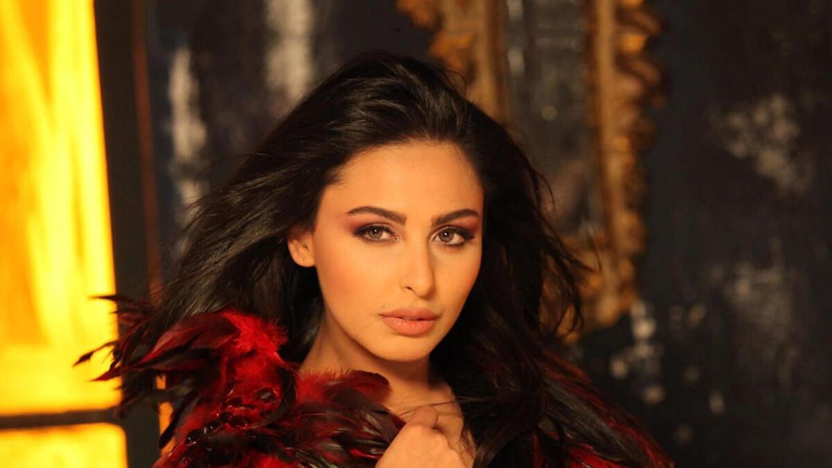 ميس حمدان: اتُهمت بالإساءة للشعب المصري من خلال برنامجها "100 مسا"، وصفت فيه المصريين بـ"المتحرشين"، مما دفع المحامي عبدالحميد شعلان، رفع دعوى قضائية، مطالبًا بإيقاف البرنامج، وفي المقابل نفت ميس إساءتها للمصريين.