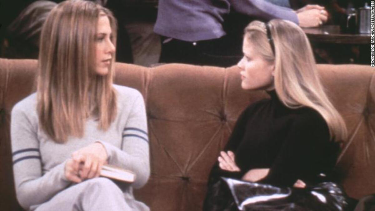 ريس ويذرسبون: ظهرت في الموسم السادس كأخت (راشيل) المُدللة وتدعى (جيل)، والتي زارتها لتبدأ حياة جديدة ولكنها انتهت بعلاقة رومانسية مع (روس).