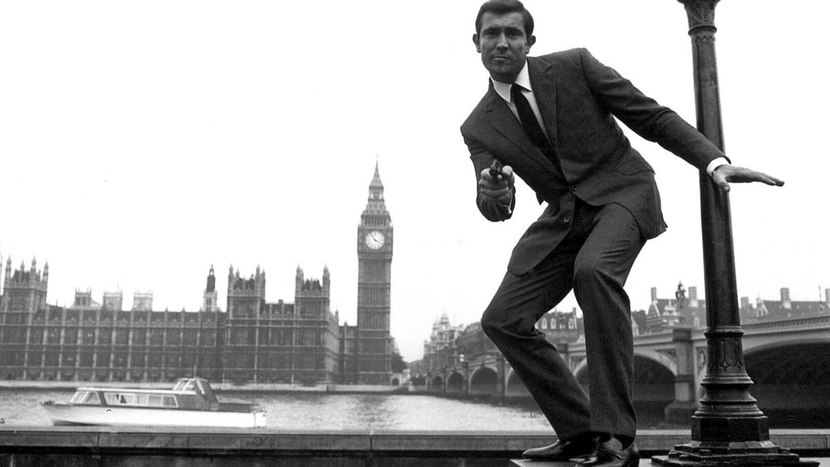 جورج لازنبي: لعب دور "جيمس بوند" عام 1969 في الفيلم الجديد "في الخدمة السرية لجلالة الملكة / On Her Majesty's Secret Service.