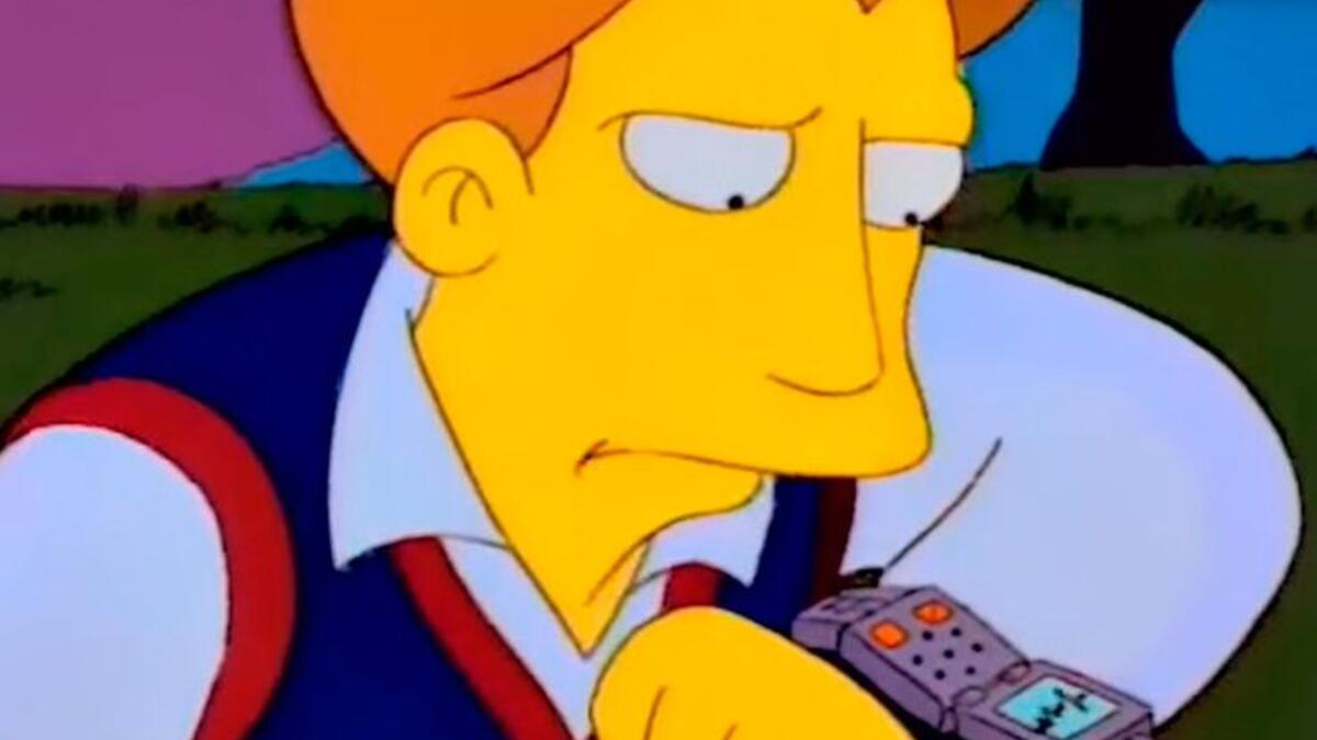 الساعات الذكية: خلال الحلقة 19 من الموسم السادس التي عرضت عام 1995، تزور "ليزا" عراف الحظ ويتم نقلها إلى عام 2010، ومن المثير للدهشة أن تكنولوجيا الاتصال بساعة اليد كانت موجودة في الحلقة. هذه الساعة أصبحت حقيقة في عالمنا منذ عام 2014.