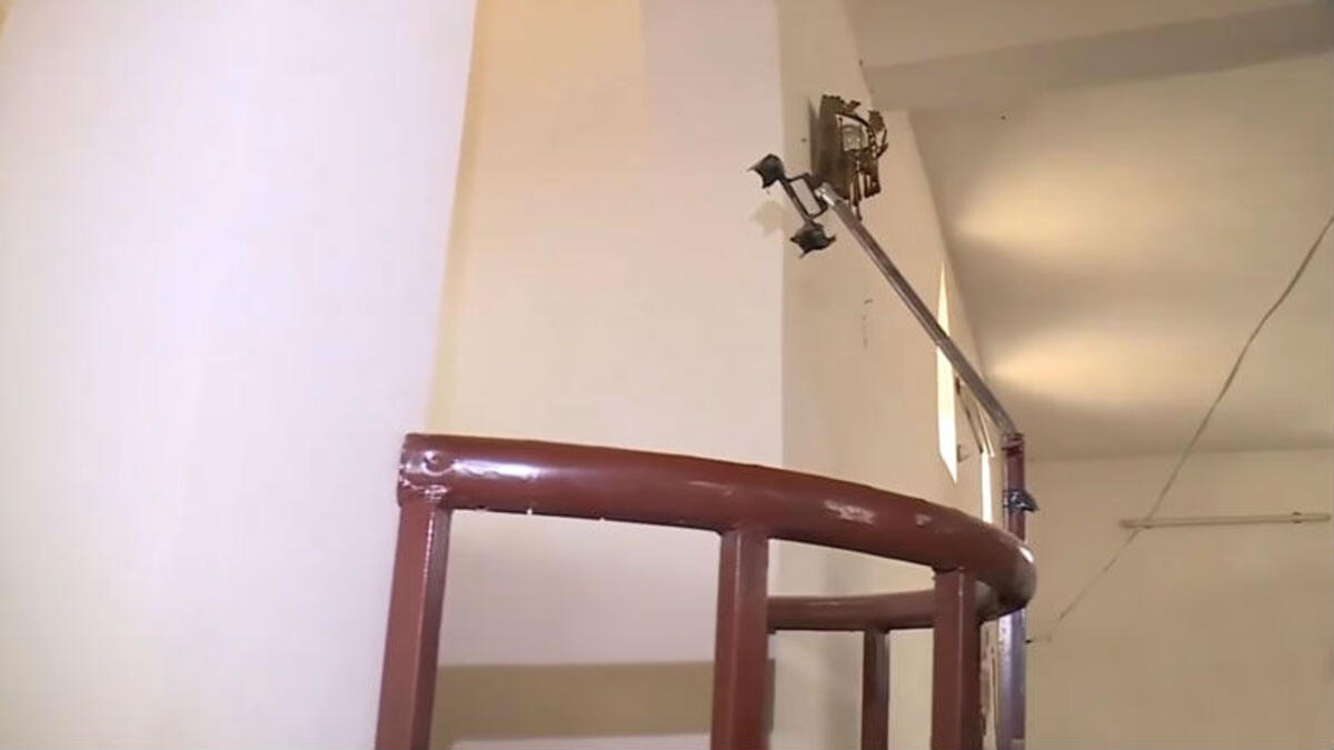 والد "الأستاذ" كان خطيبًا لجامع الفرقان في الموصل، وكان متأثرًا جدًا به، لأنه كان مفوهًا وبليغًا، يمتاز بالحصافة والبلاغة.