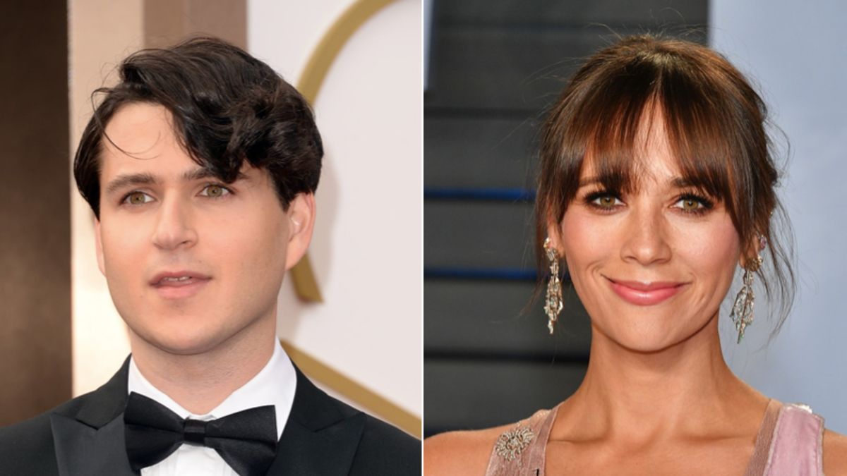 الممثلة الأمريكة رشيدة جونز: تحرص وبشدة على إخفاء حياتها الشخصية عن الصحافة، ولكن صحيفة PEOPLE أكدت بأنها ولد طفلها Isaiah شهر أغسطس الماضي من حبيبها و"إزرا كوينيج".