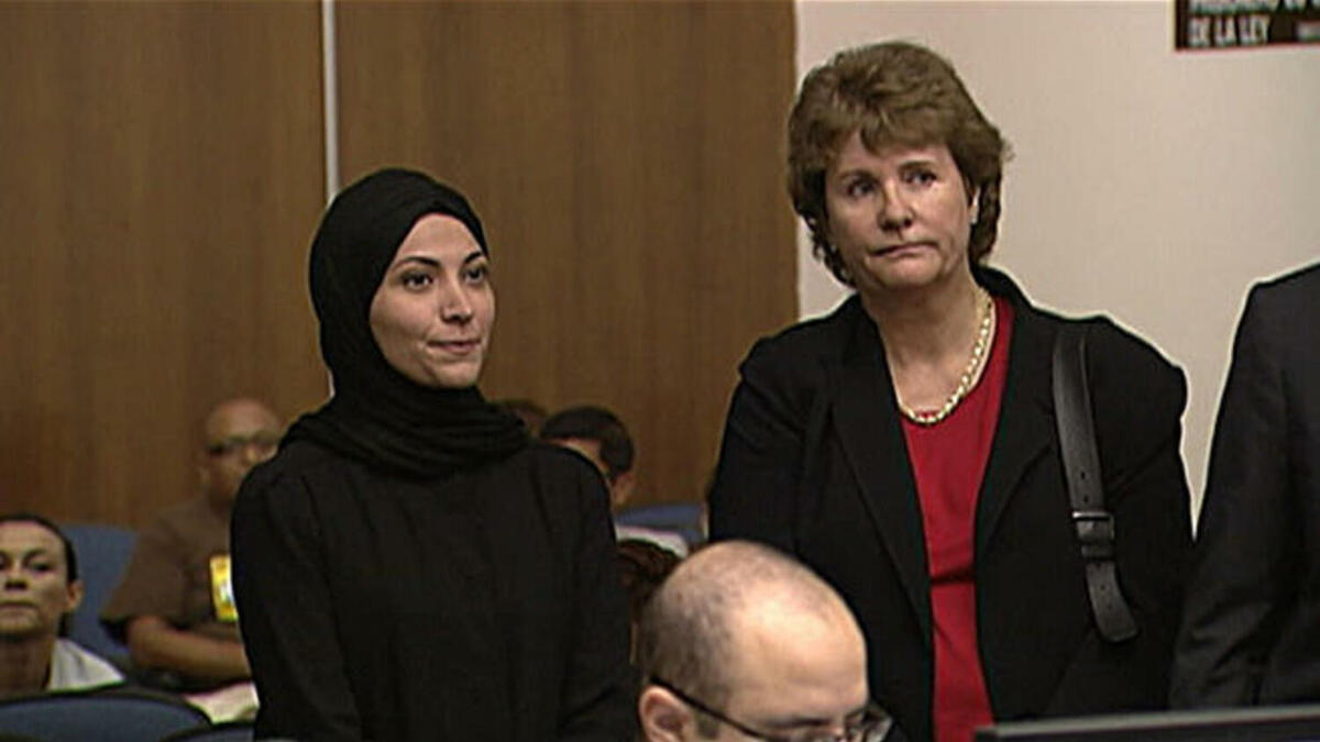 وذكر الادعاء: "اصطحبت الأميرة خادمتها الكينية معها إلى الولايات المتحدة في مايو/ أيار من نفس العام، وكانت تدفع لها 220 دولارًا شهريًا، دون الحصول على يوم راحة.