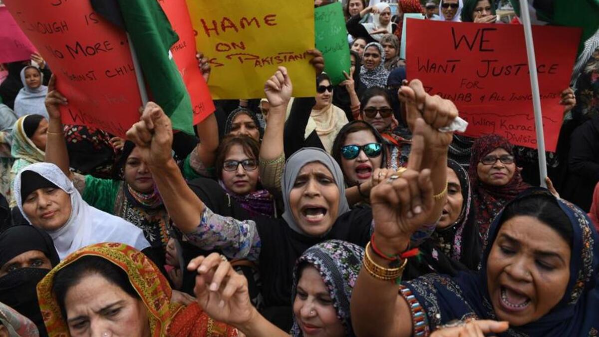 تخصيص باكستان أكثر من 1000 محكمة للنظر في قضايا العنف ضد النساء في محاولة لمواجهة مشكلة قالت الناشطات إن النظام القضائي تجاهلها لوقت طويل.