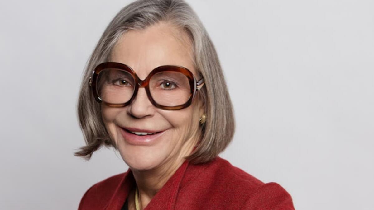 أليس والتون