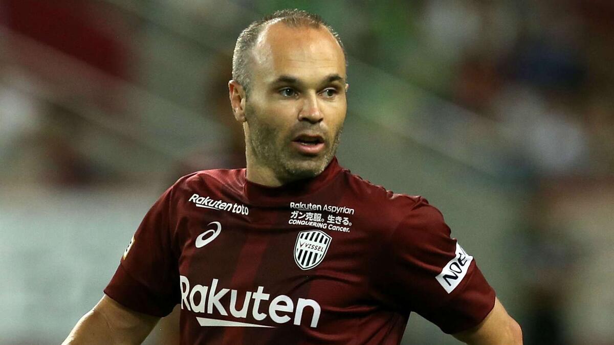 لاعب الوسط الإسباني أندريس إنييستا