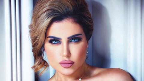 Going Green for the Flag? Halema Bouland Dances in Front of a Mirror on Saudi National Day!