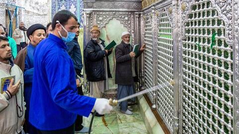 Iran: Man Arrested for Licking Shia Muslim Shrine