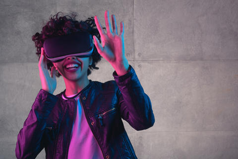 Virtual Reality Reveals New Technique to Help Feel Pain