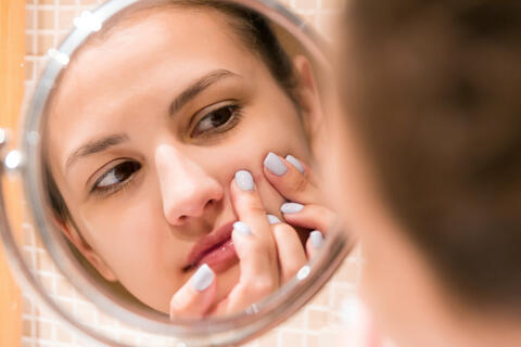 Do Facemasks Leave You With a 'Horrendous' Acne? 