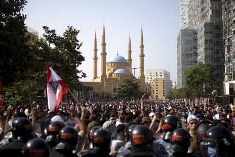 Muslim Religious Leaders Scramble to Defuse Sectarian Tensions in Lebanon