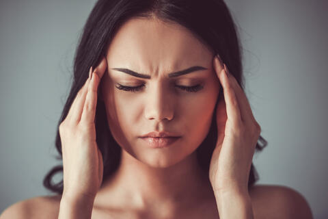 Watch Out: Hot Flushes, Mood Swings And Alzheimer!